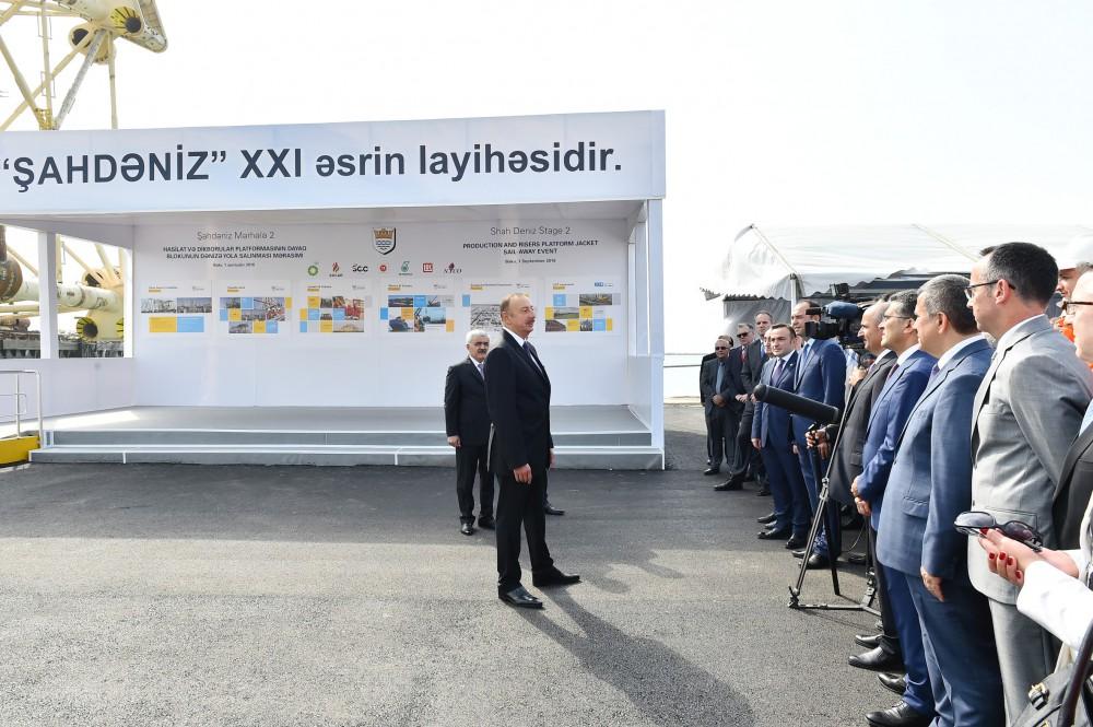 Prezident İlham Əliyev “Şahdəniz-2” layihəsi üzrə dayaq blokunun dənizə yola salınması mərasimində iştirak edib  (YENİLƏNİB) (FOTO)