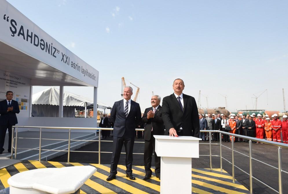 Prezident İlham Əliyev “Şahdəniz-2” layihəsi üzrə dayaq blokunun dənizə yola salınması mərasimində iştirak edib  (YENİLƏNİB) (FOTO)