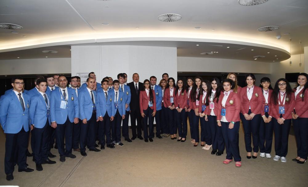 Prezident İlham Əliyev Bakı Şahmat Olimpiadasında yarışacaq Azərbaycan idmançıları ilə görüşüb (FOTO)