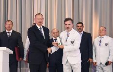 Prezident İlham Əliyev və xanımı XXXI Yay Olimpiya Oyunlarında iştirak etmiş idmançılarla görüşüblər