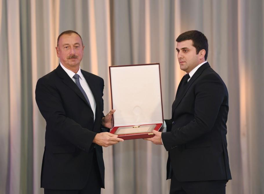 Prezident İlham Əliyev və xanımı XXXI Yay Olimpiya Oyunlarında iştirak etmiş idmançılarla görüşüblər