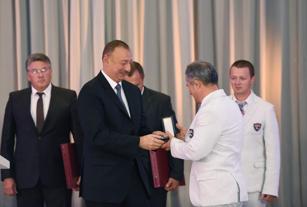 Prezident İlham Əliyev və xanımı XXXI Yay Olimpiya Oyunlarında iştirak etmiş idmançılarla görüşüblər