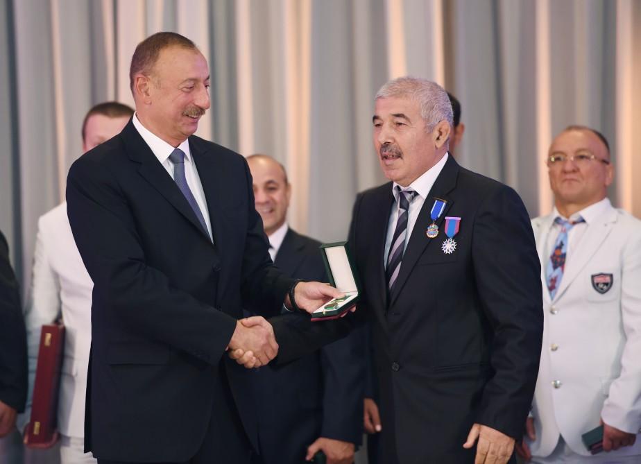 Prezident İlham Əliyev və xanımı XXXI Yay Olimpiya Oyunlarında iştirak etmiş idmançılarla görüşüblər
