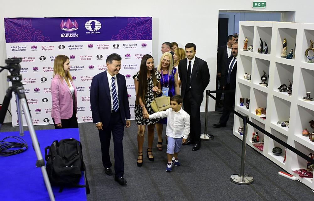 Bakı Şahmat Olimpiadasının sərgi salonu idmansevərlərdə böyük maraq doğurur (FOTO)
