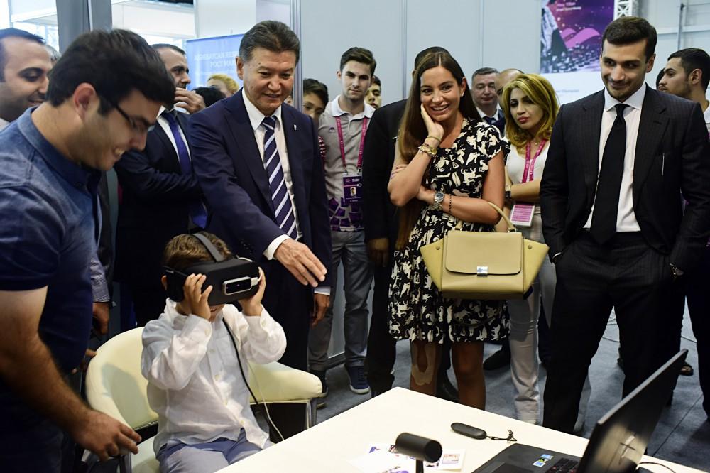 Bakı Şahmat Olimpiadasının sərgi salonu idmansevərlərdə böyük maraq doğurur (FOTO)