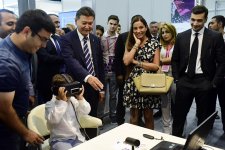 Bakı Şahmat Olimpiadasının sərgi salonu idmansevərlərdə böyük maraq doğurur (FOTO)