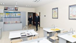 İlham Əliyev 265 nömrəli məktəbdə əsaslı təmirdən sonra görülən işlərlə tanış olub (FOTO)