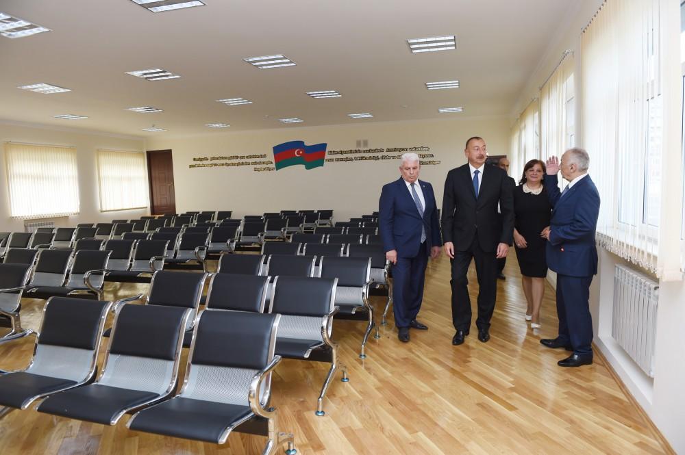 İlham Əliyev 265 nömrəli məktəbdə əsaslı təmirdən sonra görülən işlərlə tanış olub (FOTO)