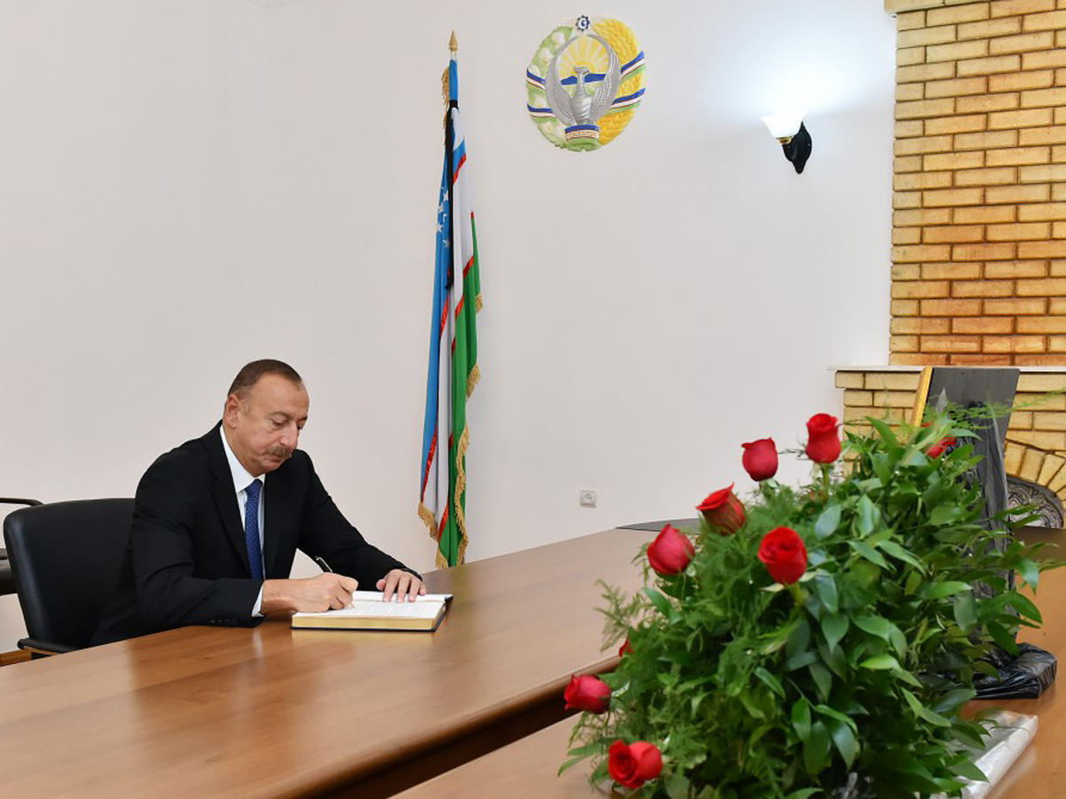 Prezident İlham Əliyev Özbəkistanın Azərbaycandakı səfirliyində olub (FOTO)