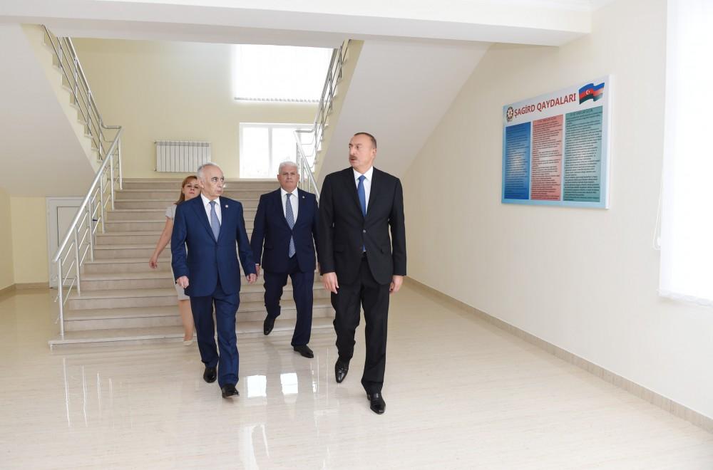 Prezident İlham Əliyev Bakıdakı 245 nömrəli məktəbin yeni tədris korpusunda yaradılan şəraitlə tanış olub (FOTO)