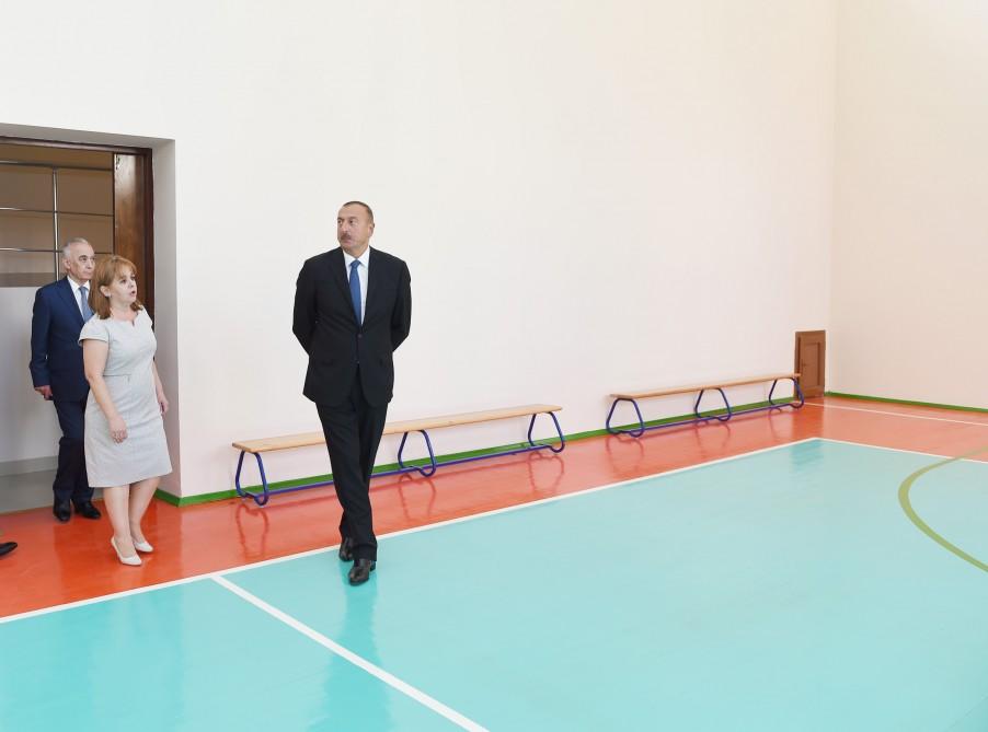 Prezident İlham Əliyev Bakıdakı 245 nömrəli məktəbin yeni tədris korpusunda yaradılan şəraitlə tanış olub (FOTO)