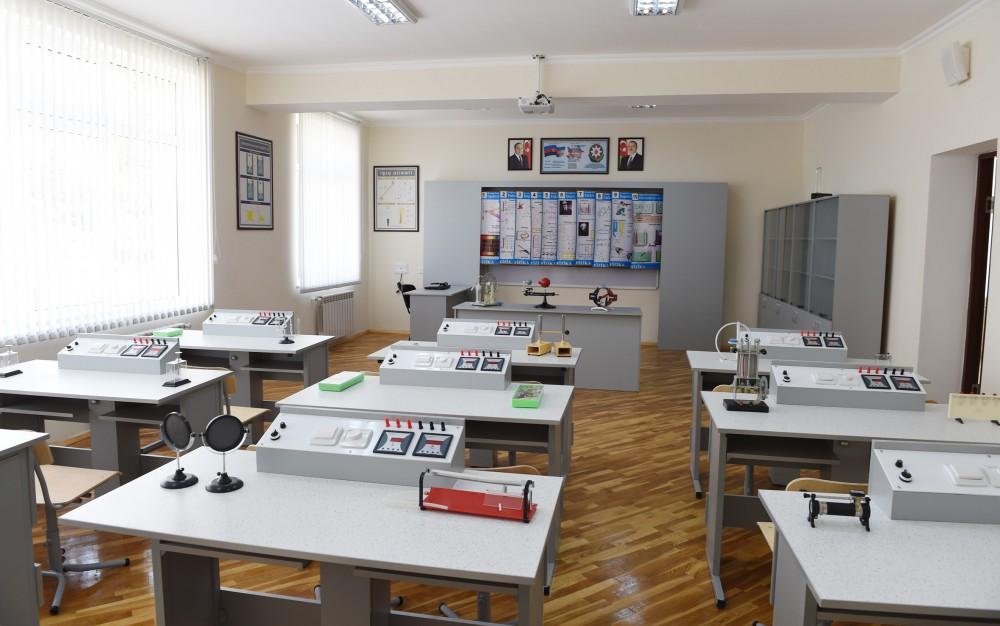 Prezident İlham Əliyev Bakıdakı 245 nömrəli məktəbin yeni tədris korpusunda yaradılan şəraitlə tanış olub (FOTO)