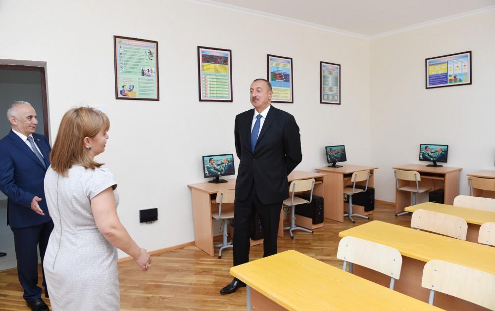 Prezident İlham Əliyev Bakıdakı 245 nömrəli məktəbin yeni tədris korpusunda yaradılan şəraitlə tanış olub (FOTO)