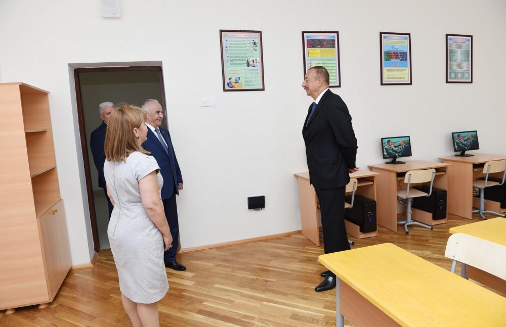 Prezident İlham Əliyev Bakıdakı 245 nömrəli məktəbin yeni tədris korpusunda yaradılan şəraitlə tanış olub (FOTO)