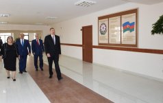 Prezident İlham Əliyev 247 nömrəli məktəbdə əsaslı təmirdən sonra yaradılan şəraitlə tanış olub (YENİLƏNİB) (FOTO)