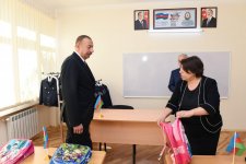Prezident İlham Əliyev 247 nömrəli məktəbdə əsaslı təmirdən sonra yaradılan şəraitlə tanış olub (YENİLƏNİB) (FOTO)