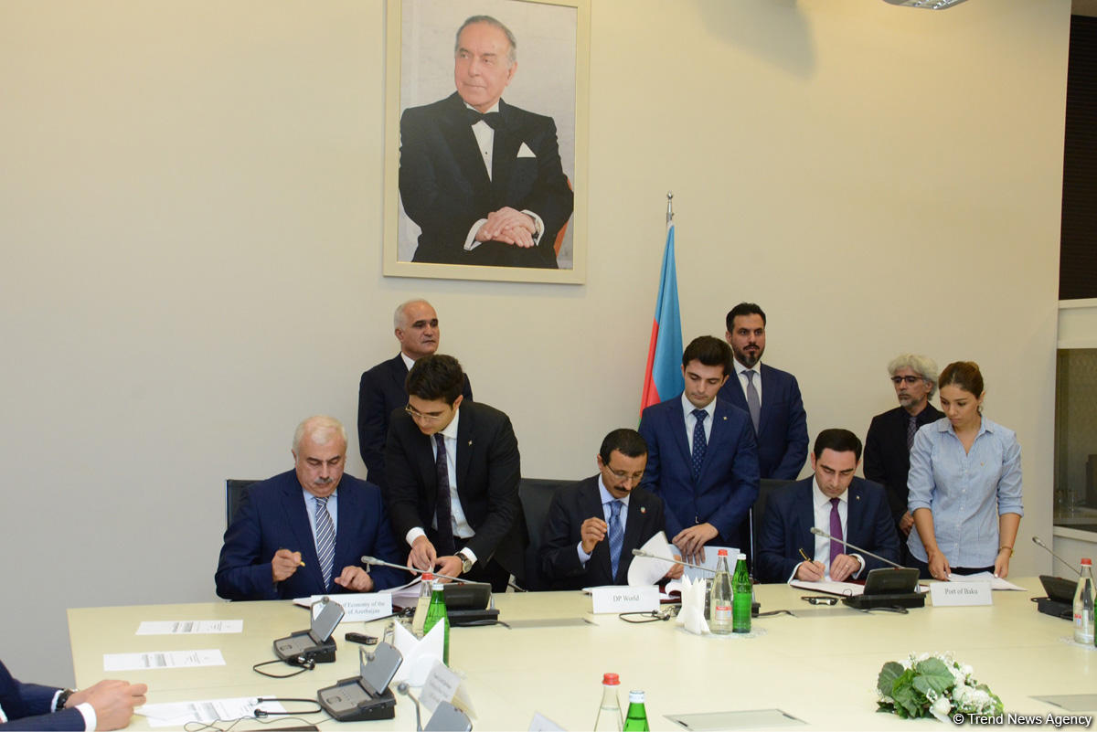 Azərbaycan  və "DP World" azad ticarət zonasının yaradılması üçün saziş imzaladılar (FOTO)