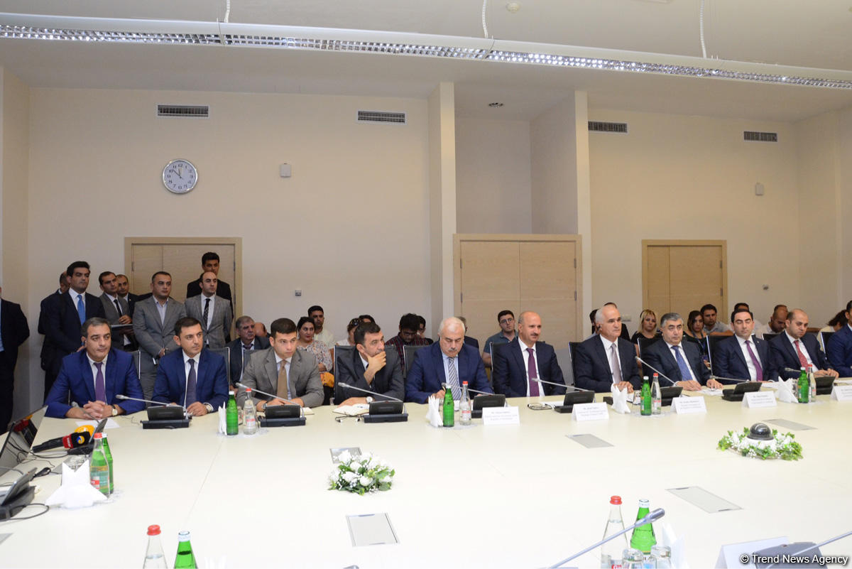 Azərbaycan və BƏƏ iqtisadi əməkdaşlığın genişlənməsi perspektivlərini müzakirə edəcək (FOTO)