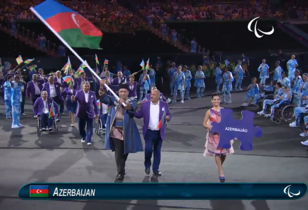 İlham Zəkiyev Rio Paralimpiya Oyunlarının açılışında milli geyimdə (FOTO/VİDEO)