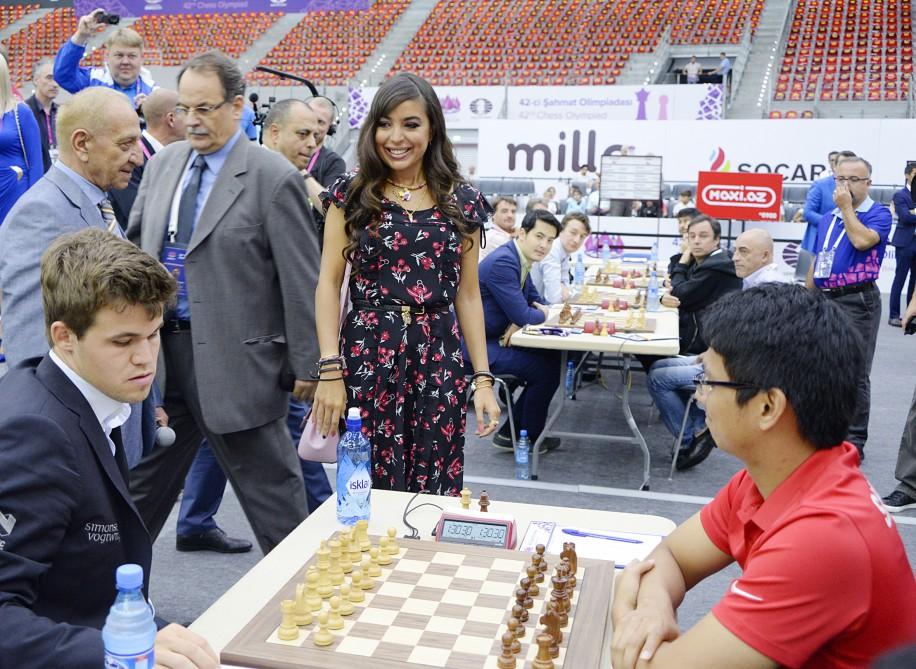Leyla Əliyeva Bakı Şahmat Olimpiadasının altıncı turunun oyunlarına baxıb (FOTO)