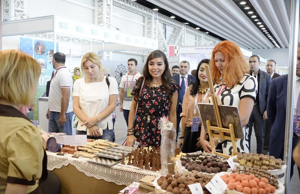 Leyla Əliyeva Bakı Şahmat Olimpiadasının altıncı turunun oyunlarına baxıb (FOTO)