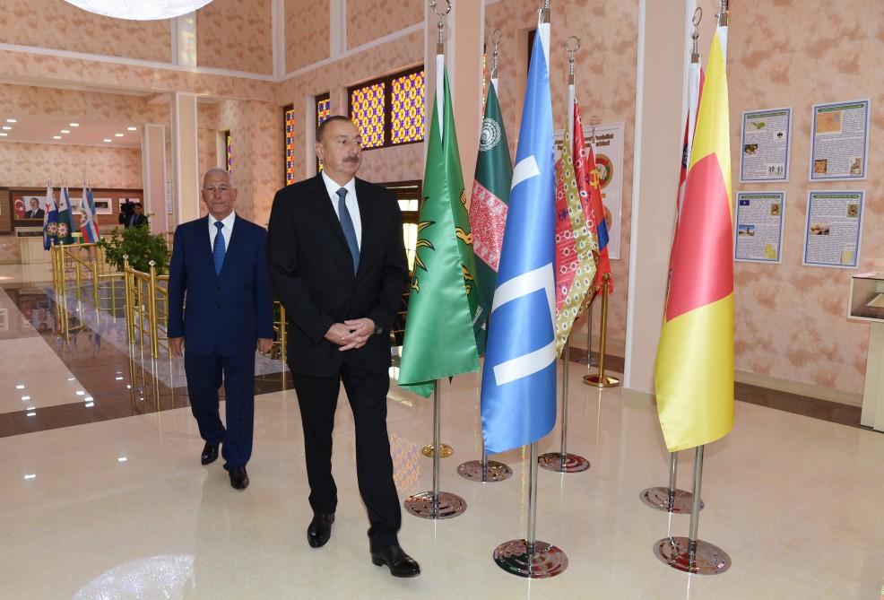 İlham Əliyev Xaçmazda Bayraq Meydanında və Bayraq Muzeyində yaradılan şəraitlə tanış olub (FOTO)