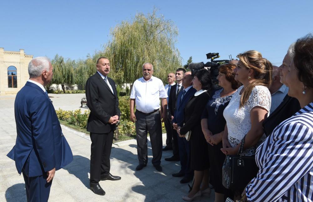Prezident İlham Əliyev: Əsas infrastruktur layihələri artıq başa çatır, növbəti mərhələdə daha çox yerli istehsal, kənd təsərrüfatı, turizm inkişaf etməlidir (YENİLƏNİB) (FOTO)