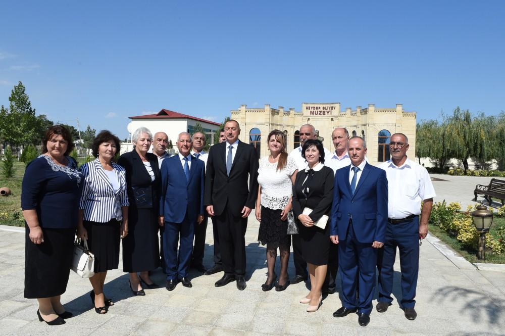 Prezident İlham Əliyev: Əsas infrastruktur layihələri artıq başa çatır, növbəti mərhələdə daha çox yerli istehsal, kənd təsərrüfatı, turizm inkişaf etməlidir (YENİLƏNİB) (FOTO)