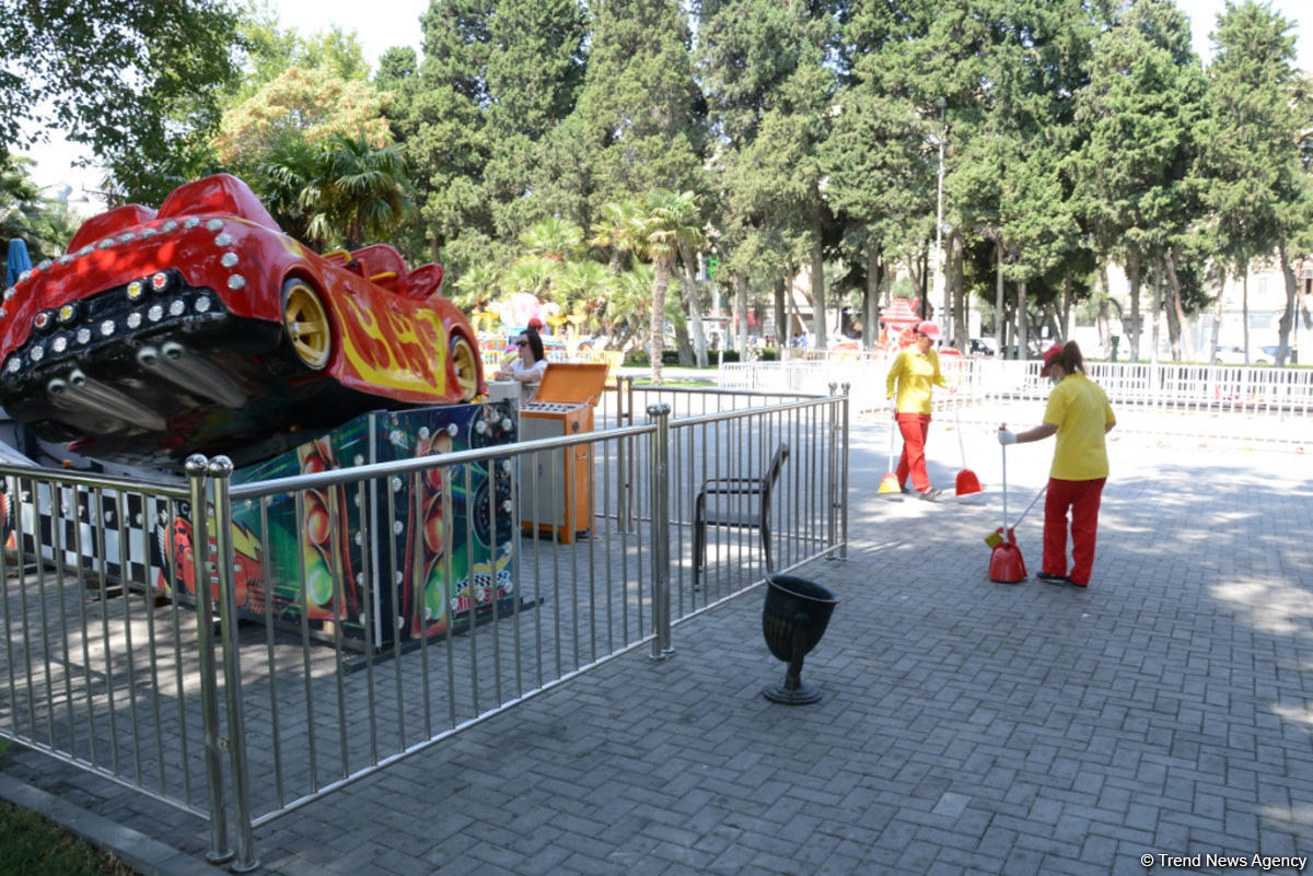 Bakı bulvarının görünməyən həyatı – unikal kadrlar (ÖZƏL) (FOTO)