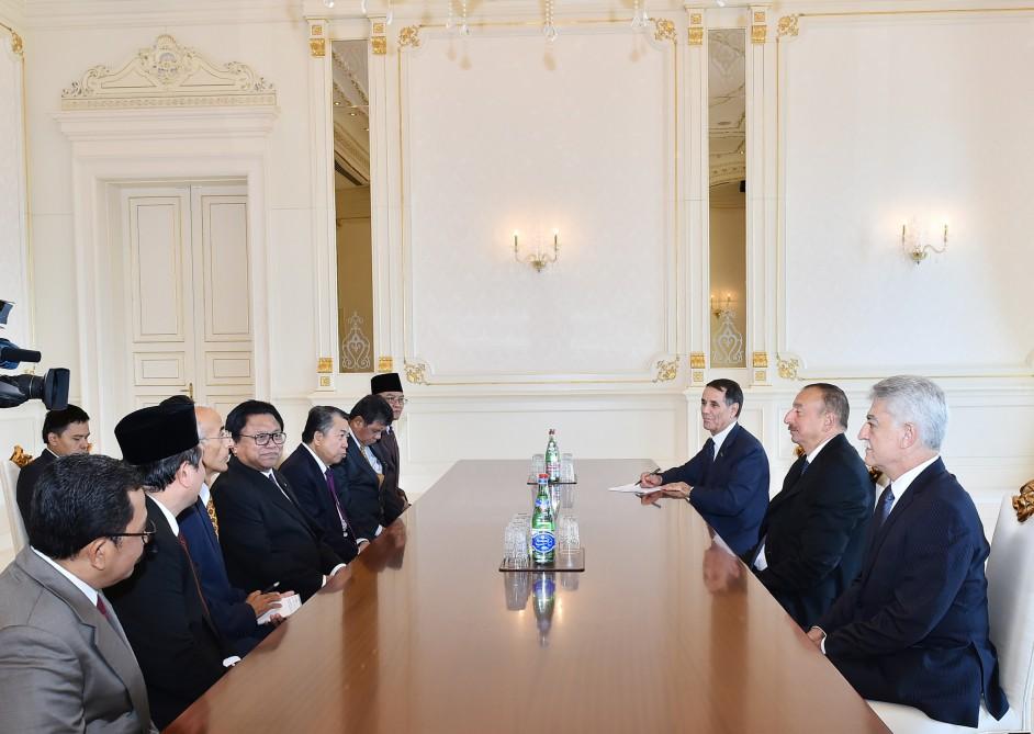 Prezident İlham Əliyev İndoneziya Xalq Məşvərət Məclisinin sədr müavinini qəbul edib (FOTO)