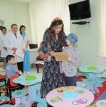 Heydər Əliyev Fondunun vitse-prezidenti Leyla Əliyeva Milli Onkologiya Mərkəzinin Uşaq Klinikasında olub (FOTO)