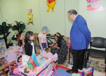Heydər Əliyev Fondunun vitse-prezidenti Leyla Əliyeva Milli Onkologiya Mərkəzinin Uşaq Klinikasında olub (FOTO)