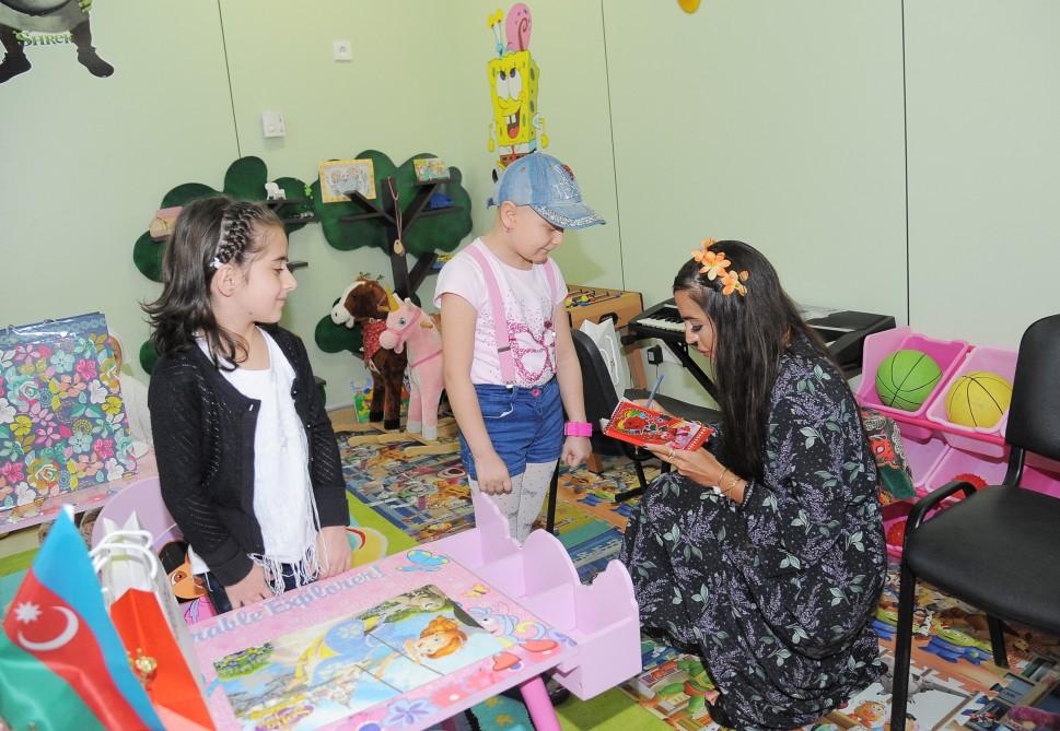 Heydər Əliyev Fondunun vitse-prezidenti Leyla Əliyeva Milli Onkologiya Mərkəzinin Uşaq Klinikasında olub (FOTO)