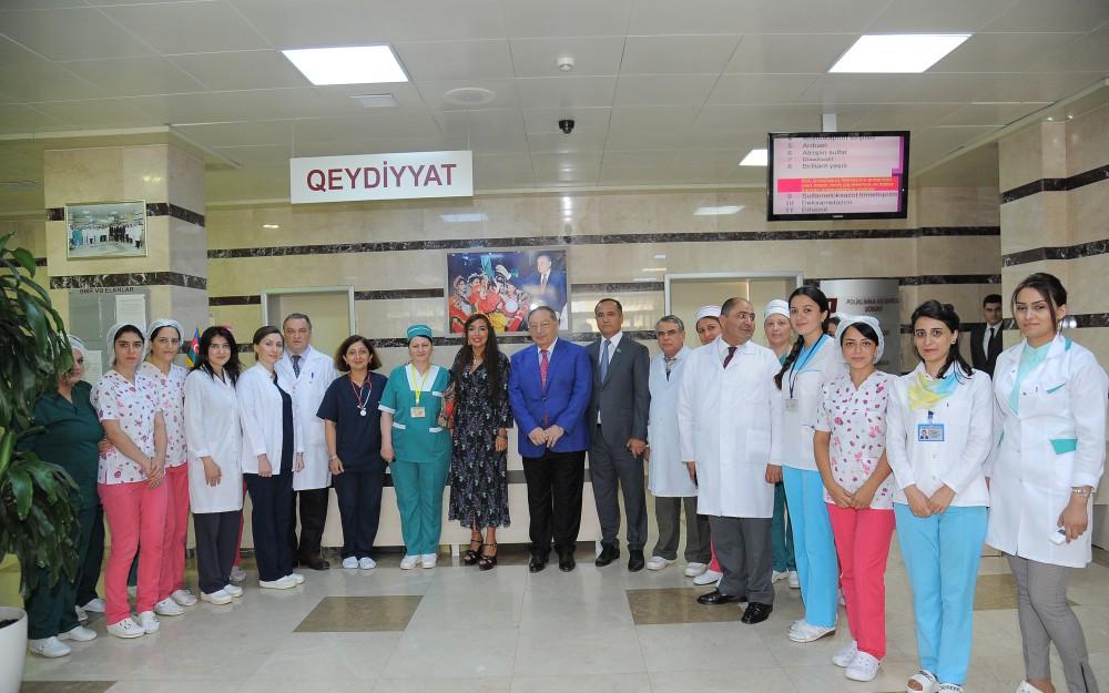 Heydər Əliyev Fondunun vitse-prezidenti Leyla Əliyeva Milli Onkologiya Mərkəzinin Uşaq Klinikasında olub (FOTO)