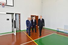 Prezident İlham Əliyev Bakıdakı 261 nömrəli məktəb-liseydə əsaslı təmirdən sonra görülən işlərlə tanış olub  (YENİLƏNİB) (FOTO)