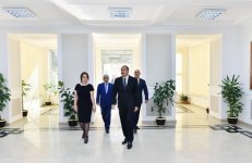 Prezident İlham Əliyev 32 nömrəli tam orta məktəbin yeni tədris korpusunda yaradılan şəraitlə tanış olub (YENİLƏNİB) (FOTO)