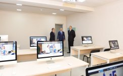 İlham Əliyev 9 nömrəli Bakı Peşə Liseyinin IT STEP akademiyasında yaradılan şəraitlə tanış olub (YENİLƏNİB) (FOTO)