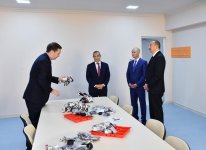 İlham Əliyev 9 nömrəli Bakı Peşə Liseyinin IT STEP akademiyasında yaradılan şəraitlə tanış olub (YENİLƏNİB) (FOTO)
