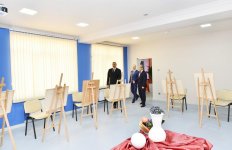 İlham Əliyev 9 nömrəli Bakı Peşə Liseyinin IT STEP akademiyasında yaradılan şəraitlə tanış olub (YENİLƏNİB) (FOTO)