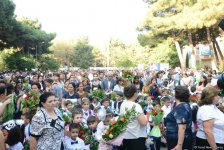 Məktəb sevincinin FOTOLARI