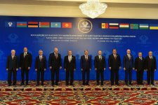 Prezident İlham Əliyev Bişkekdə MDB Dövlət Başçıları Şurasının iclasında iştirak edir (FOTO)