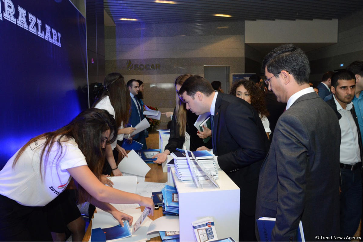 Rövnəq Abdullayev: SOCAR maliyyə kanallarını şaxələndirmək niyyətindədir  (YENİLƏNİB) (FOTO)