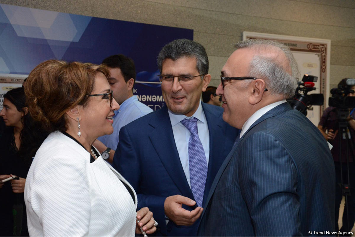 Rövnəq Abdullayev: SOCAR maliyyə kanallarını şaxələndirmək niyyətindədir  (YENİLƏNİB) (FOTO)