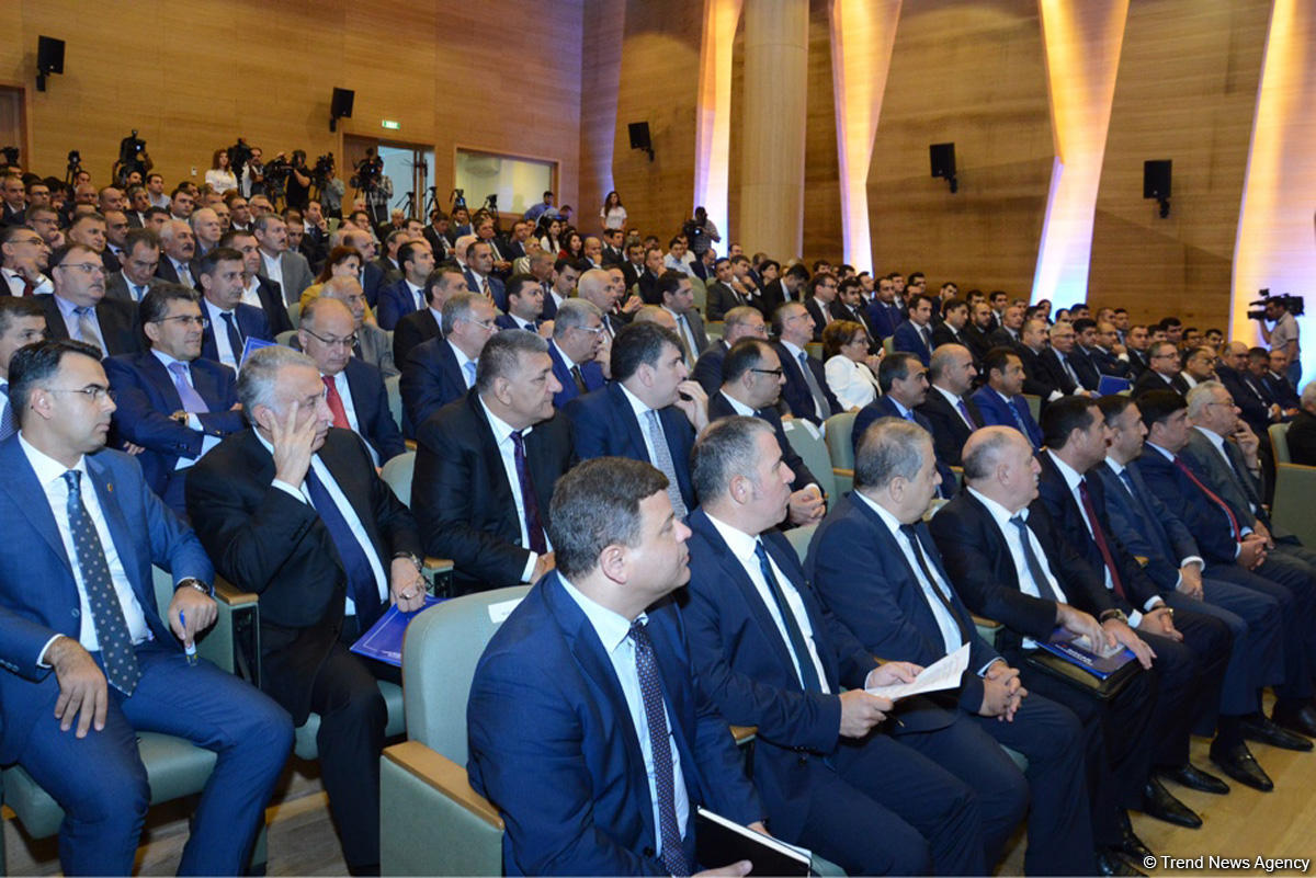 Rövnəq Abdullayev: SOCAR maliyyə kanallarını şaxələndirmək niyyətindədir  (YENİLƏNİB) (FOTO)