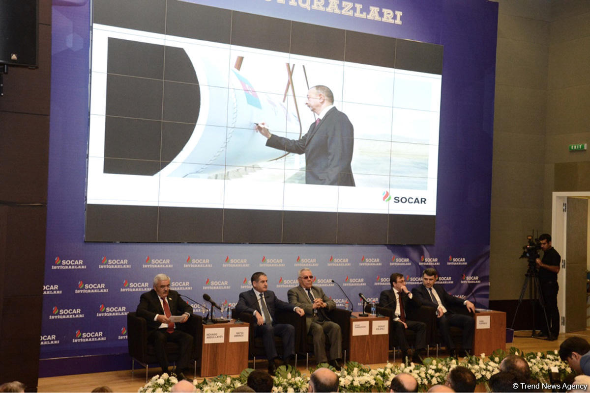 Rövnəq Abdullayev: SOCAR maliyyə kanallarını şaxələndirmək niyyətindədir  (YENİLƏNİB) (FOTO)