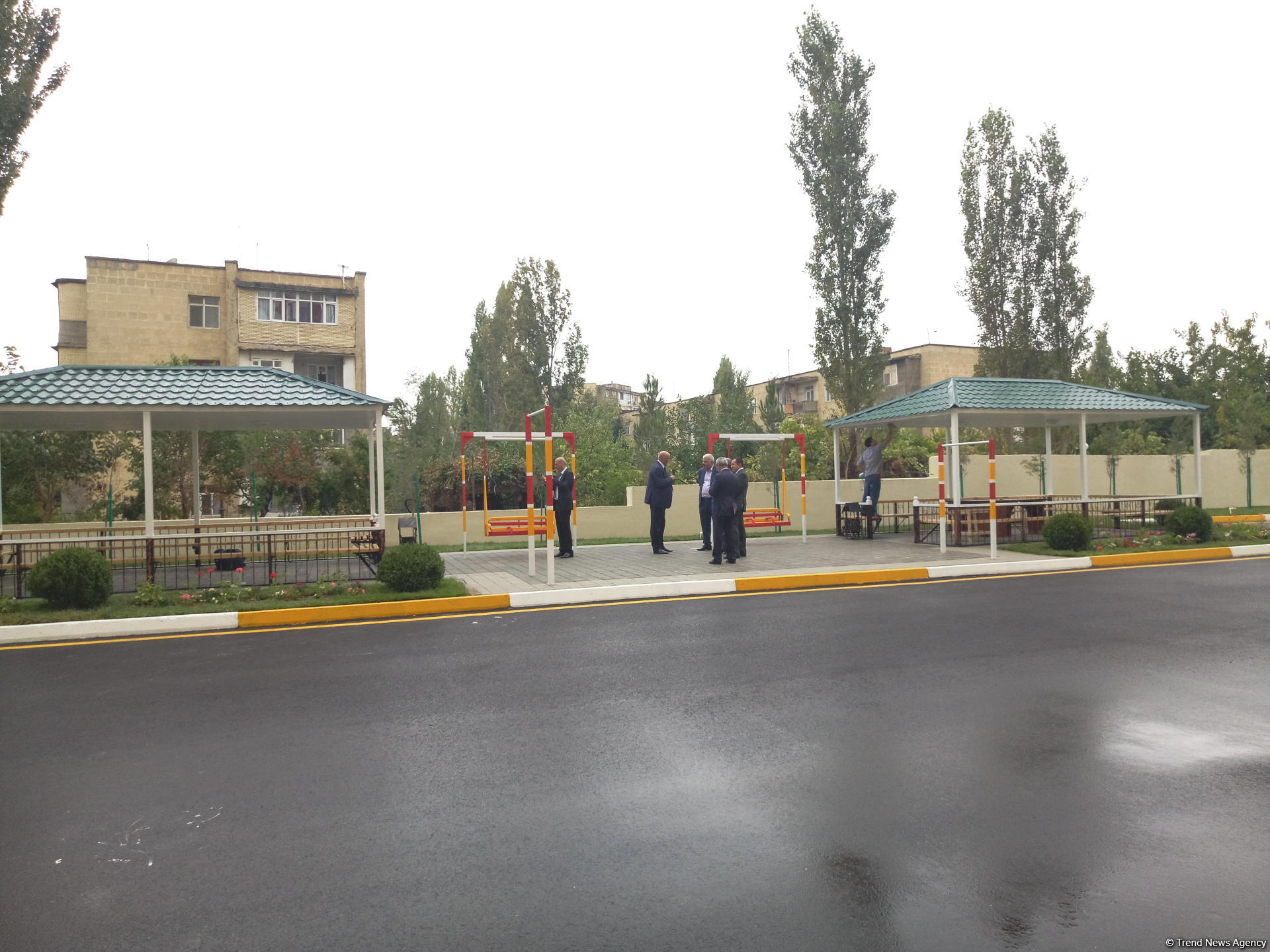 SOCAR neftçilər üçün yeni yaşayış binasını istifadəyə verib (FOTO)