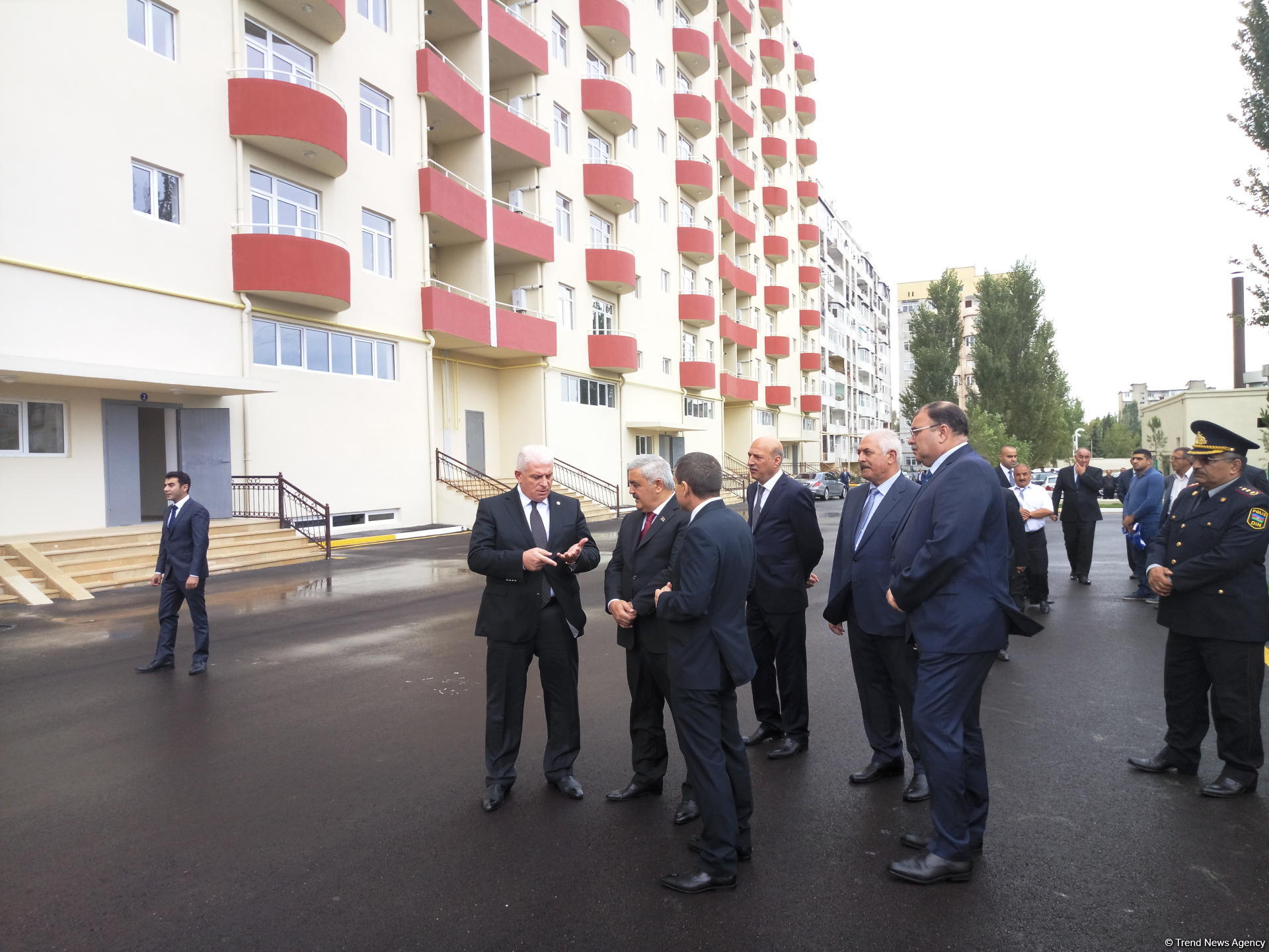 SOCAR neftçilər üçün yeni yaşayış binasını istifadəyə verib (FOTO)