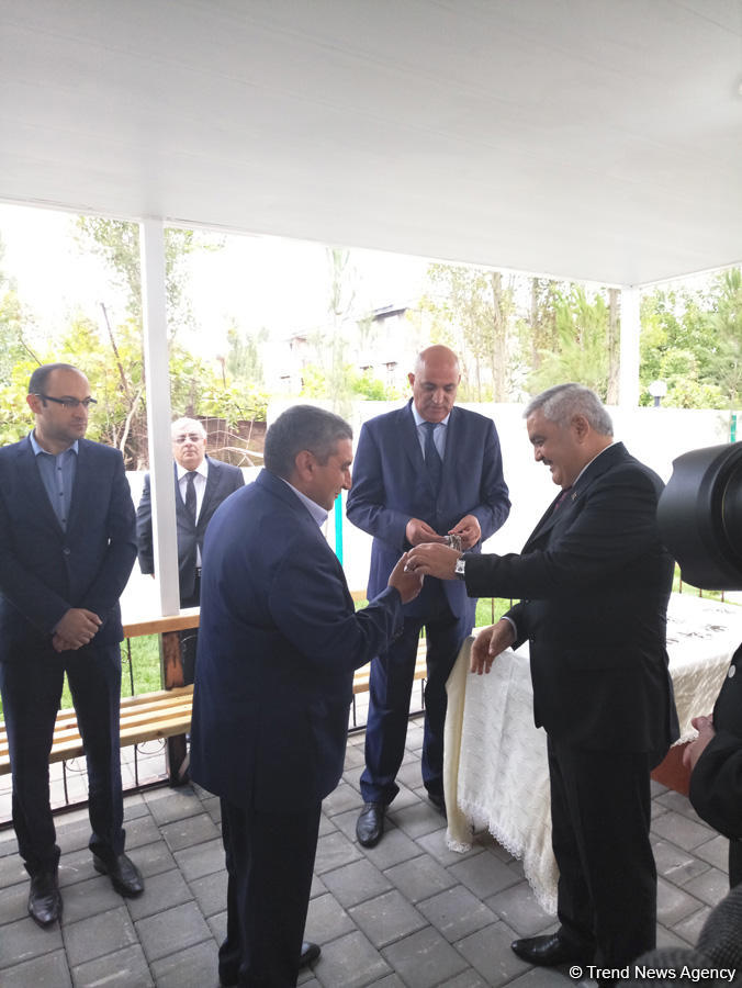 SOCAR neftçilər üçün yeni yaşayış binasını istifadəyə verib (FOTO)