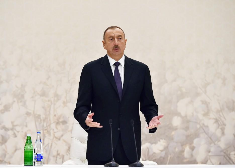 Sabirabadda İlham Əliyevin sədrliyi ilə pambıqçılığın inkişafına dair respublika müşavirəsi keçirilib (YENİLƏNİB) (FOTO)