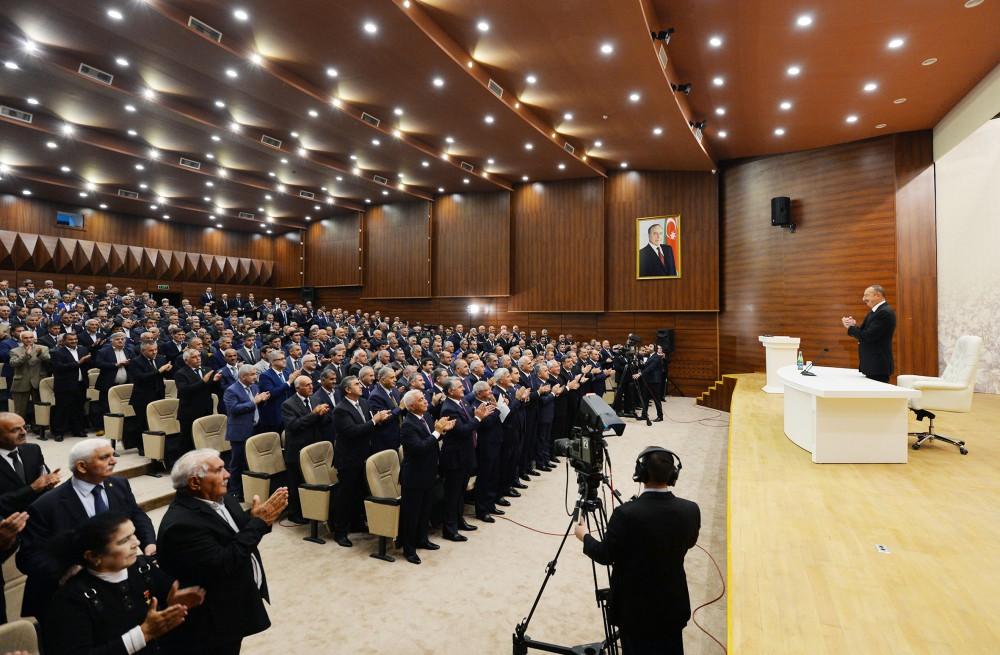 Sabirabadda İlham Əliyevin sədrliyi ilə pambıqçılığın inkişafına dair respublika müşavirəsi keçirilib (YENİLƏNİB) (FOTO)
